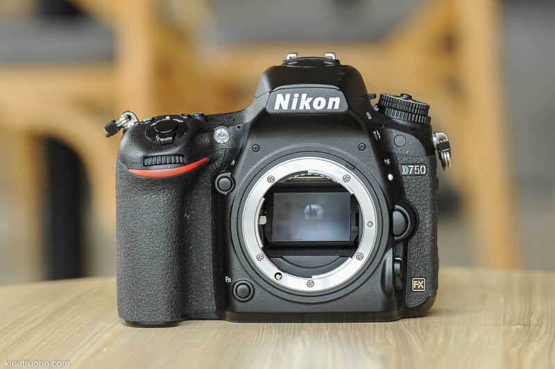 gương lật máy ảnh nikon d750