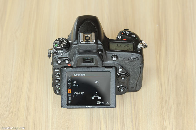 kiểm tra pin nikon d750