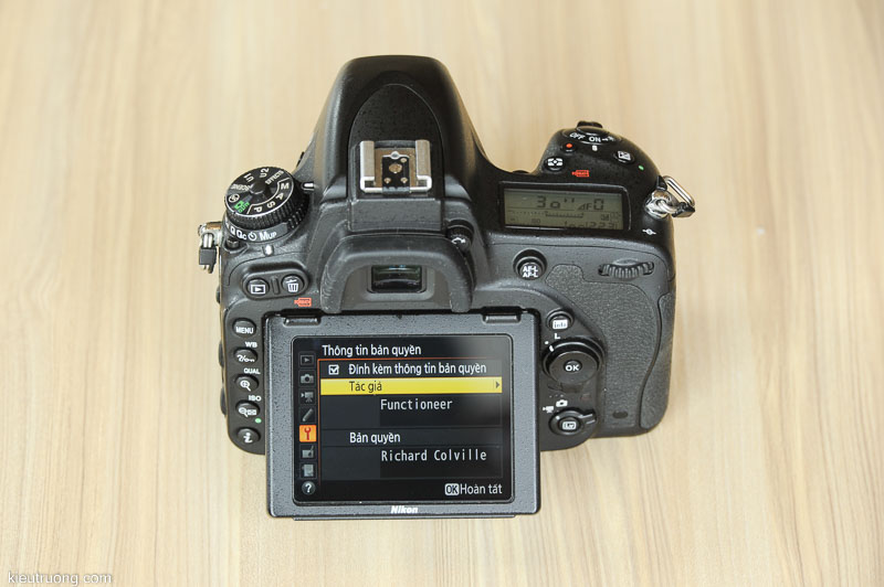 thông tin bản quyền trên D750