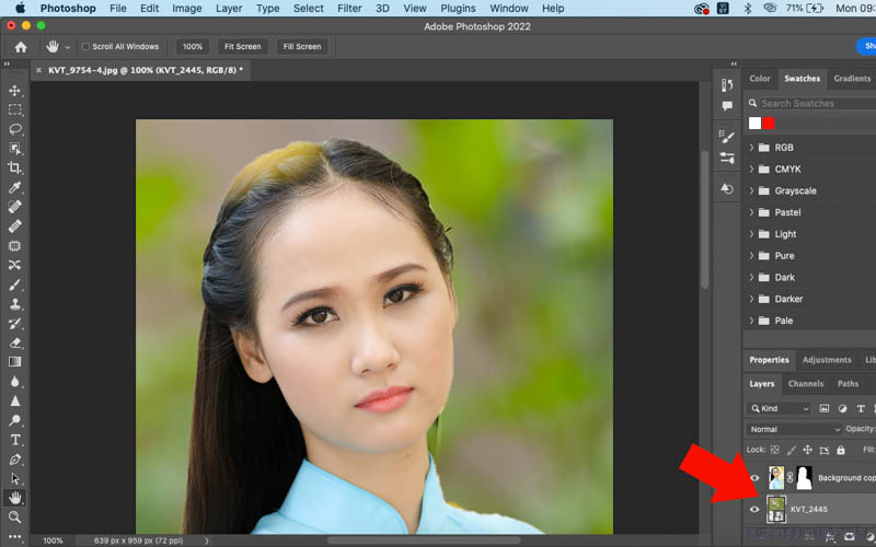 Di chuyển Layer nền xuống phía dưới chủ thể