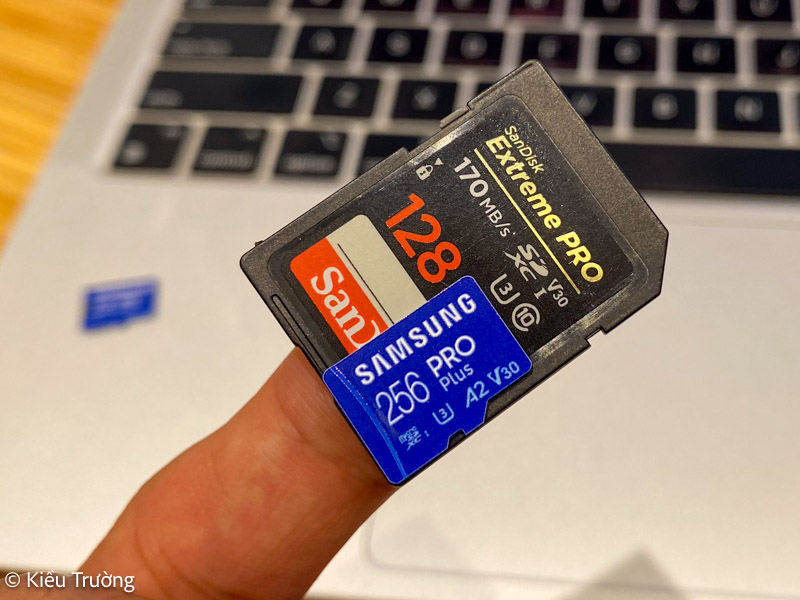 Thẻ nhớ MicroSD nhỏ nhẹ hơn so với SD